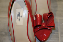 Load image into Gallery viewer, Valentino peep toe pumps
