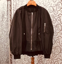Load image into Gallery viewer, Windbreaker jacket
